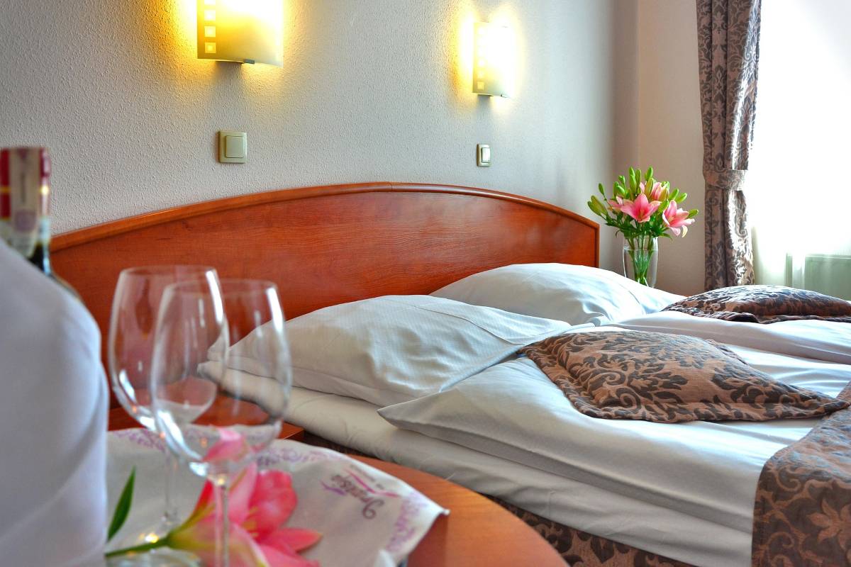 Beispielfoto eines 
			Hotelzimmers